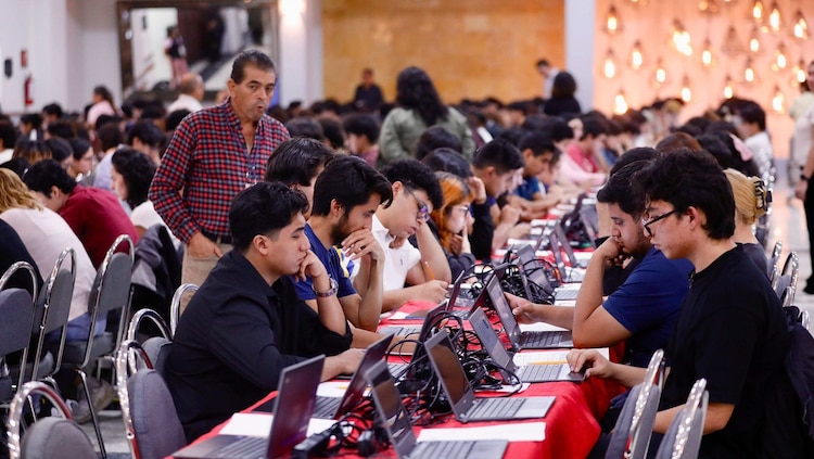 Primer día del examen de control presencial de la UNAM en León, Guanajuato, el 12 de agosto de 2026.