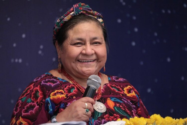 Rigoberta Menchú, Premio Nobel de la Paz en 1992.