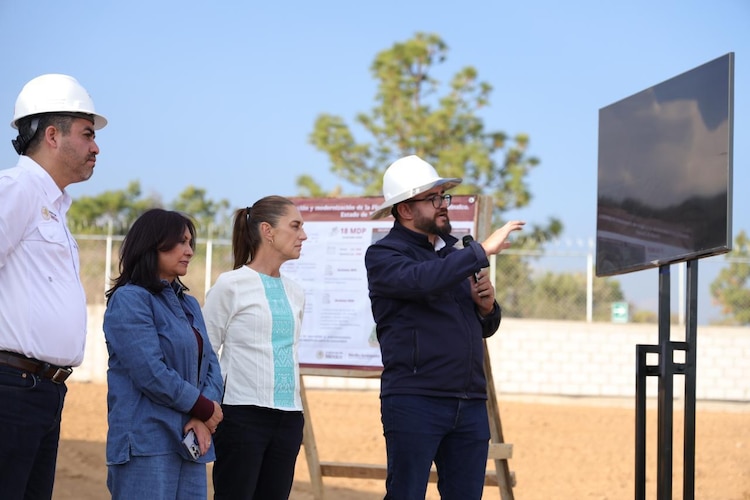 Autoridades federales y estatales evalúan los avances del proyecto de saneamiento ambiental en la Cuenca Atoyac.