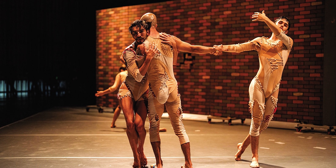 Una escena del montaje Traslado permanente, en la Explanada La Espiga, en 2022.