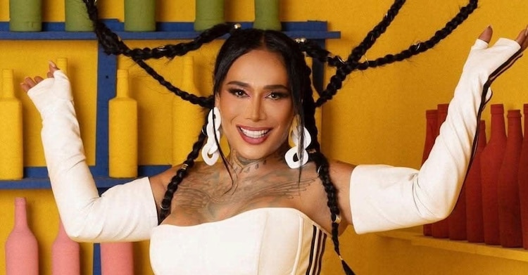 ¿Como se llama Karina Torres en la vida real?