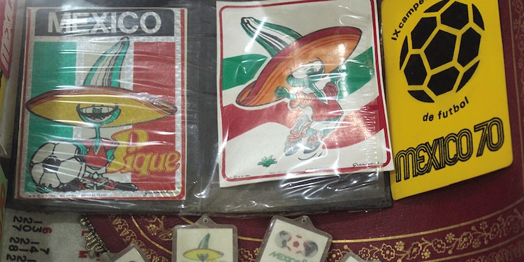 IMÁGENES y llaveros de Pique, de 1986.