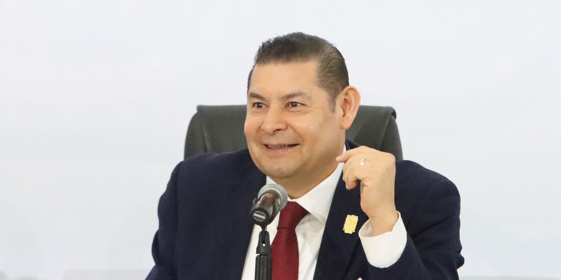 Alejandro Armenta destaca reducción de homicidios en Puebla y presenta nuevos módulos de seguridad pública.