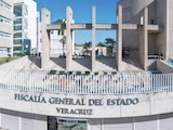 ASPECTO de la Fiscalía de Veracruz, que ya indaga el caso de doble asesinato.