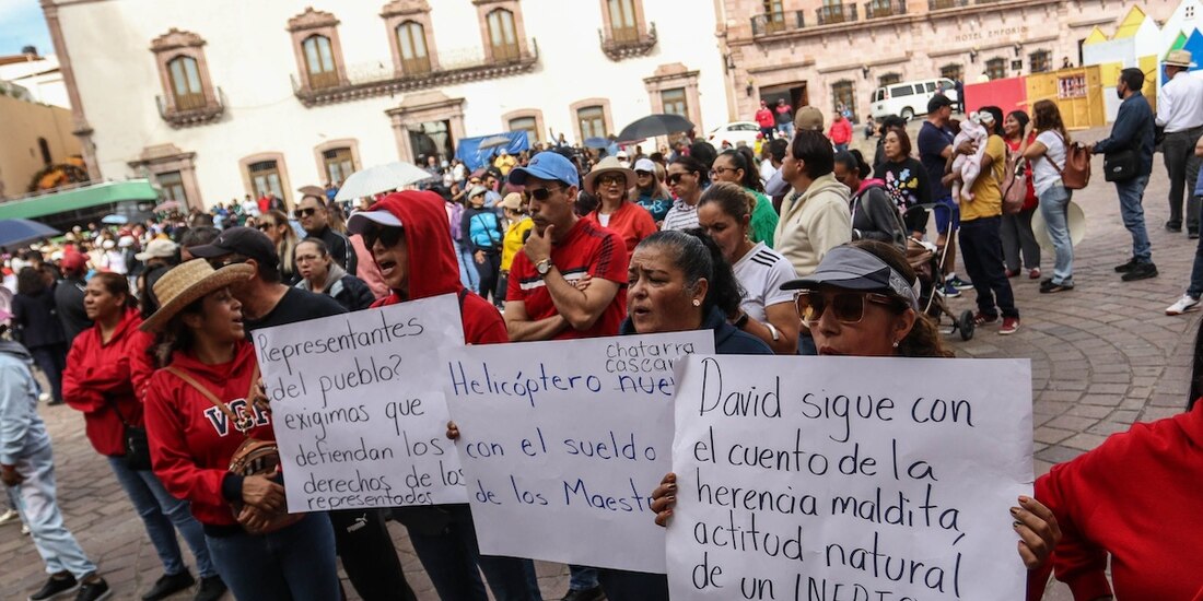 En Zacatecas, maestros exigieron el pago de diversos bonos, el pasado 7 de octubre.