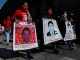 Madres y padres de los 43 normalistas de Ayotzinapa arribaron a Palacio Nacional para sostener una reunión con el presidente Andrés Manuel López Obrador, el 10 de julio de 2020