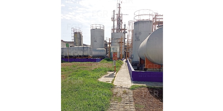 Predio usado para el procesamiento de crudo en Tizayuca, Hidalgo, ayer.
