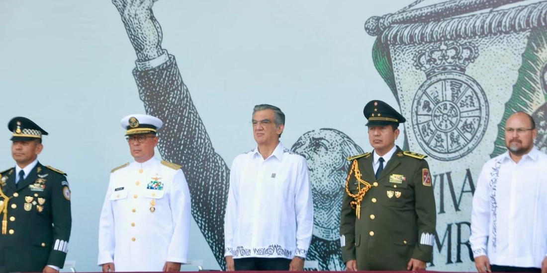 El recorrido del desfile cívico-militar se llevó a cabo sobre las avenidas principales de Ciudad Victoria.