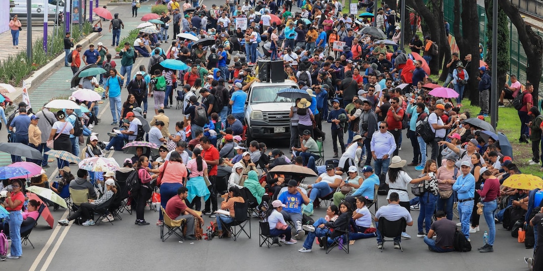 Integrantes de la CNTE sobre la Calzada Tlalpan, el 17 de junio de 2026.