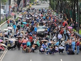 Integrantes de la CNTE sobre la Calzada Tlalpan, el 17 de junio de 2026.