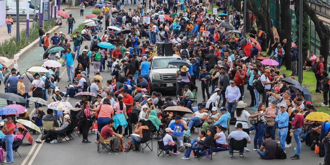 Integrantes de la CNTE sobre la Calzada Tlalpan, el 17 de junio de 2026.