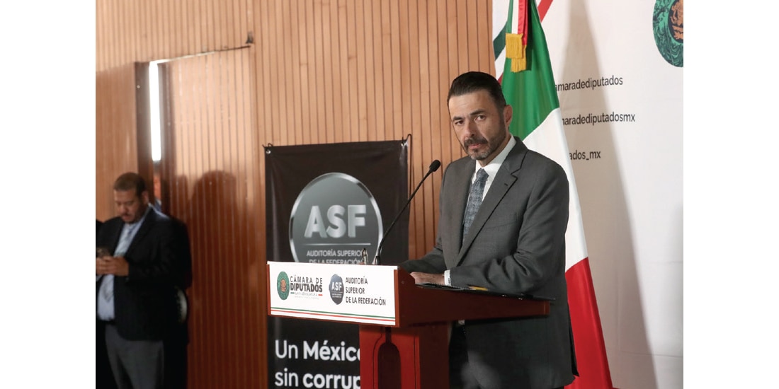 El auditor superior de la Federación, ayer, en conferencia.
