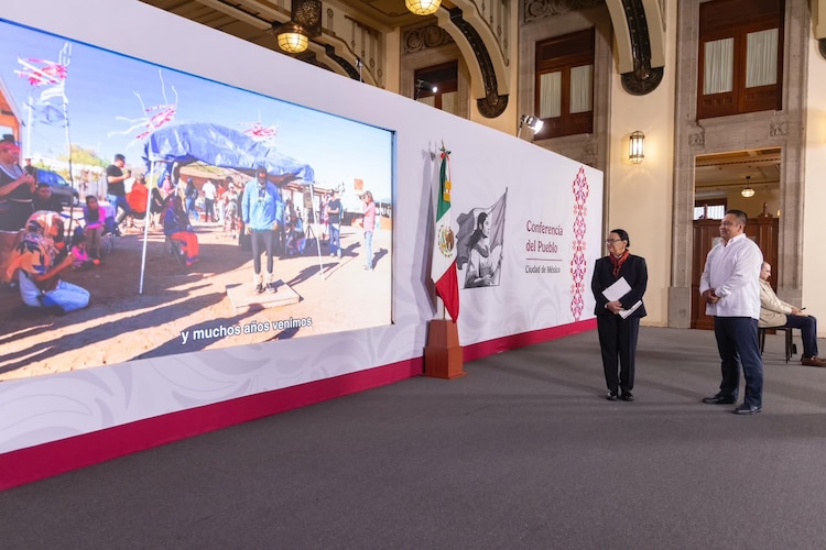 Rosa Icela Rodríguez felicita al INAH por el éxito de las exposiciones en el extranjero.