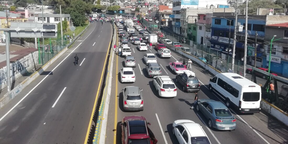 Tráfico en la México-Cuernavaca, en fotografía de archivo.