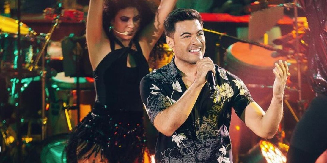 Carlos Rivera regala serenatas para las mamás por el Día de las Madres