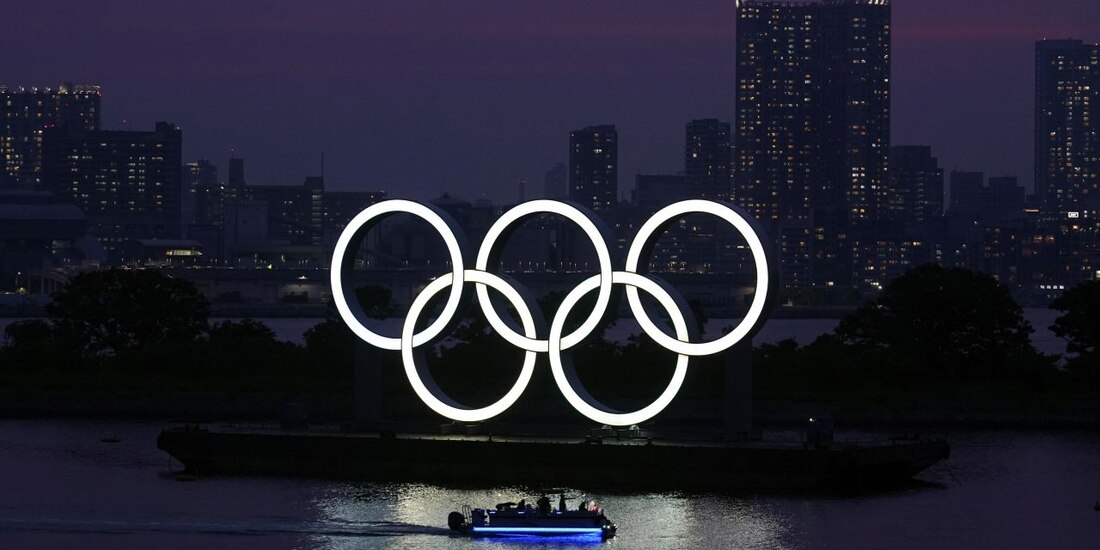 Los aros olímpicos, en el Parque Marino de Odaiba, en Japón.