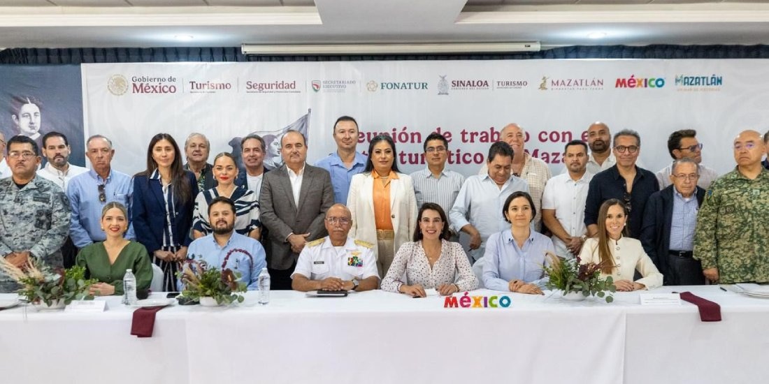 Josefina Rodríguez se reúne con integrantes del sector turístico de Mazatlán.