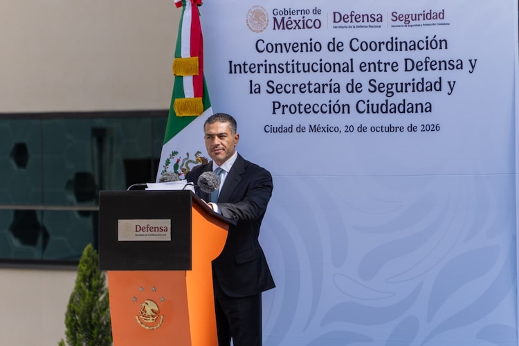 Omar García Harfuch, titular de la SSPC, durante la firma del convenio.