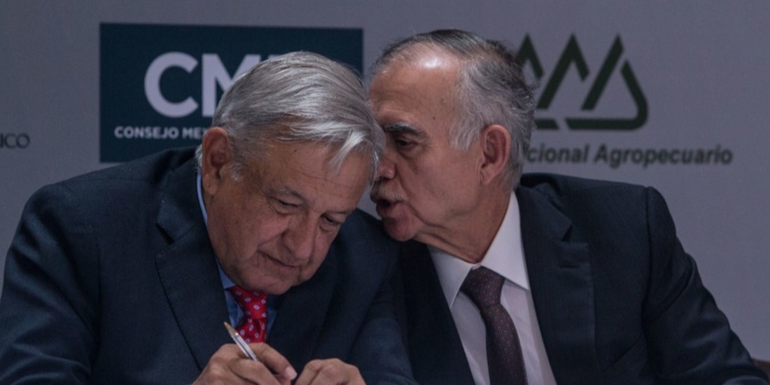 El presidente con Alfonso Romo, jefe de la Oficina de la Presidencia.