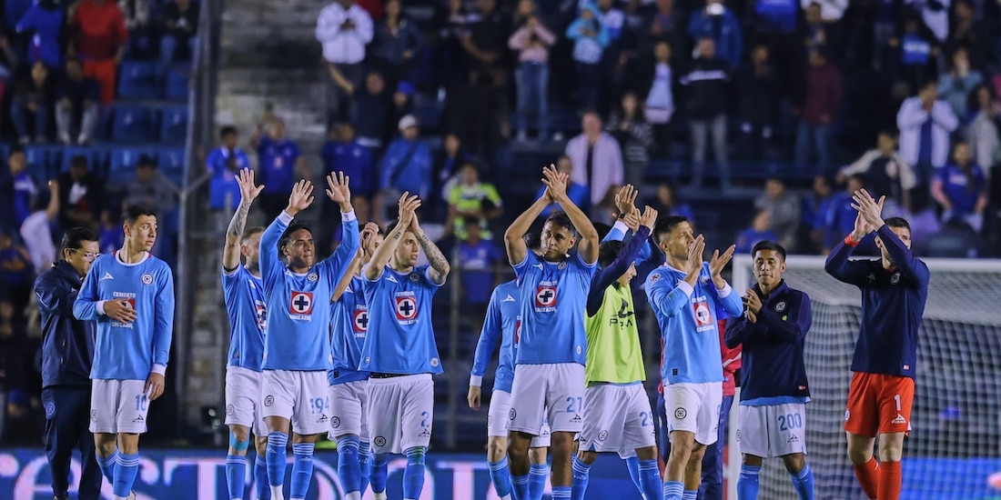 Jugadores de Cruz Azul después de empatar con Tigres el pasado 9 de noviembre.