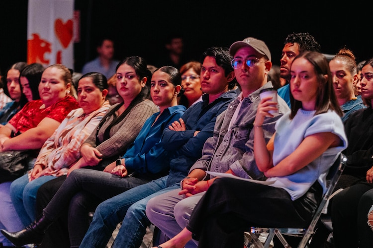 El Gobierno de Guadalajara implementa acciones orientadas al poblamiento y desarrollo urbano de la ciudad.