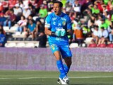 Rodolfo Cota festeja un gol con el León en el pasado torneo de la Liga MX.