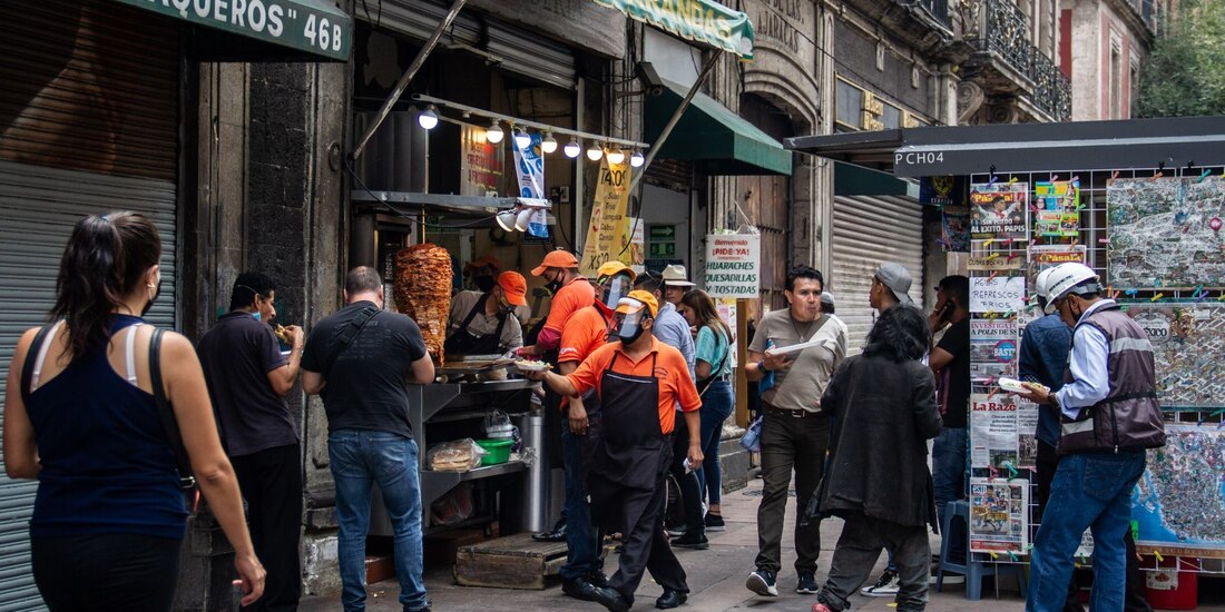 Este fin de semana la jefa de Gobierno dispuso cerrar los comercios del centro histórico donde se había verificado que no estaban cumpliendo las disposiciones sanitarias.