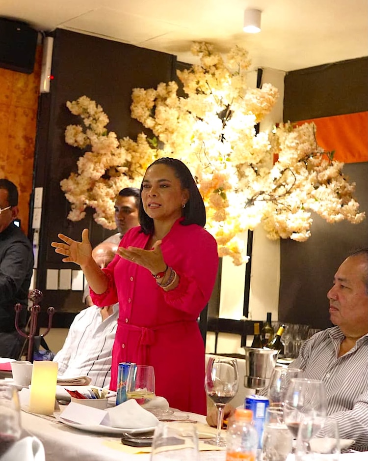 Durante un encuentro en Acapulco, la senadora Beatriz Mojica llamó a atender los rezagos históricos de Guerrero para evitar conflictos sociales.