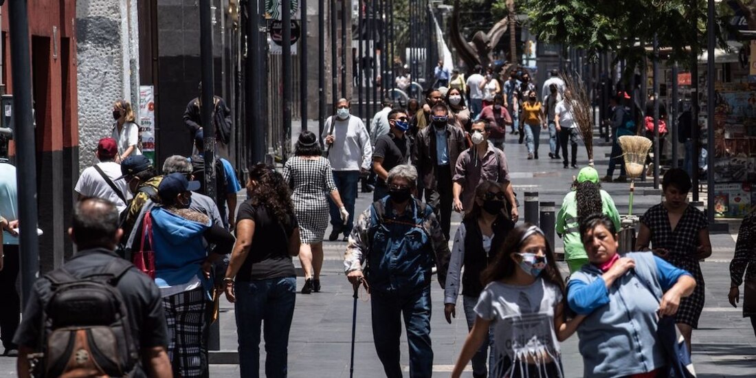 Capitalinos comienzan a retomar actividades en las calles y avenidas principales.