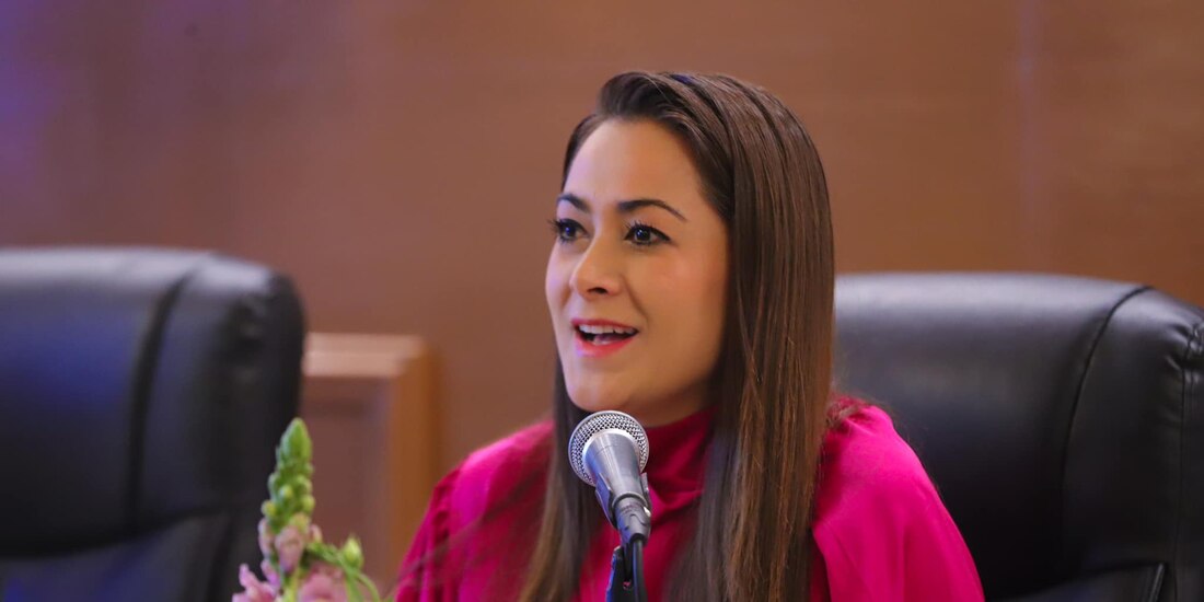 Tere Jiménez, gobernadora de Aguascalientes, durante la Mesa de Trabajo del IAPAM.