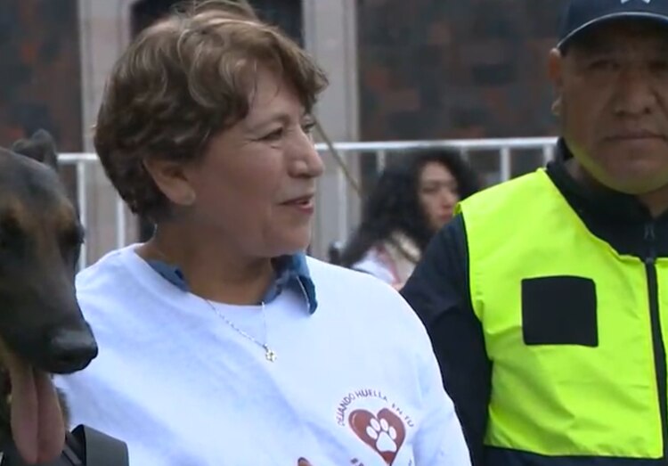 Delfina Gómez, gobernadora del Edomex, encabezó una caminata en conmemoración del Día Mundial del Perro.