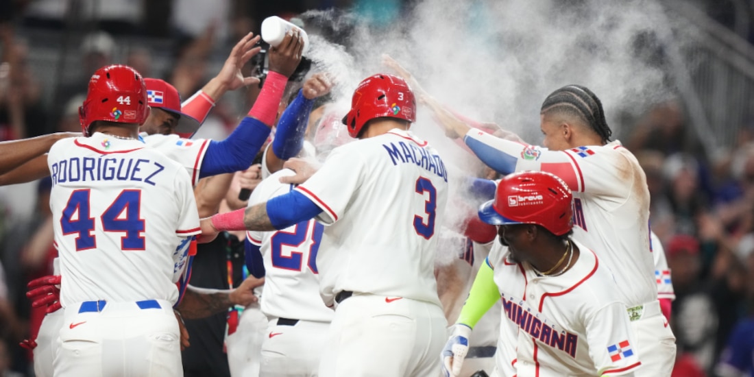 República Dominicana festejando su pase a semifinales.