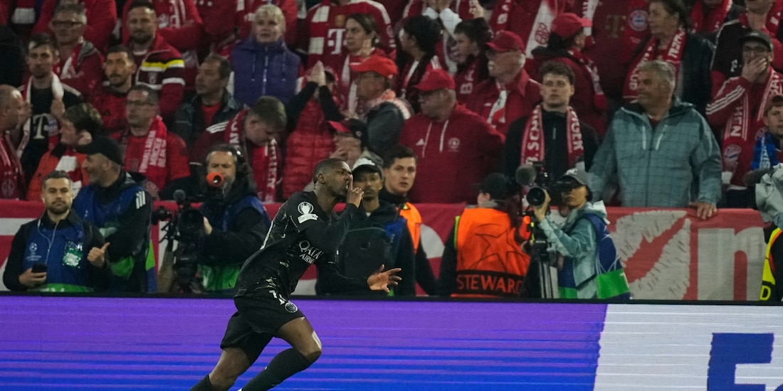 Ousmane Dembélé celebra el gol que pone al PSG en la final de la Champions