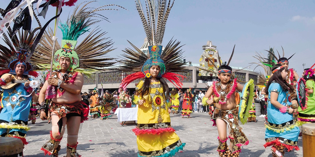 Miles de fieles se reúnen ayer en la Basílica de Guadalupe para celebrar 494 años de su manifestación.