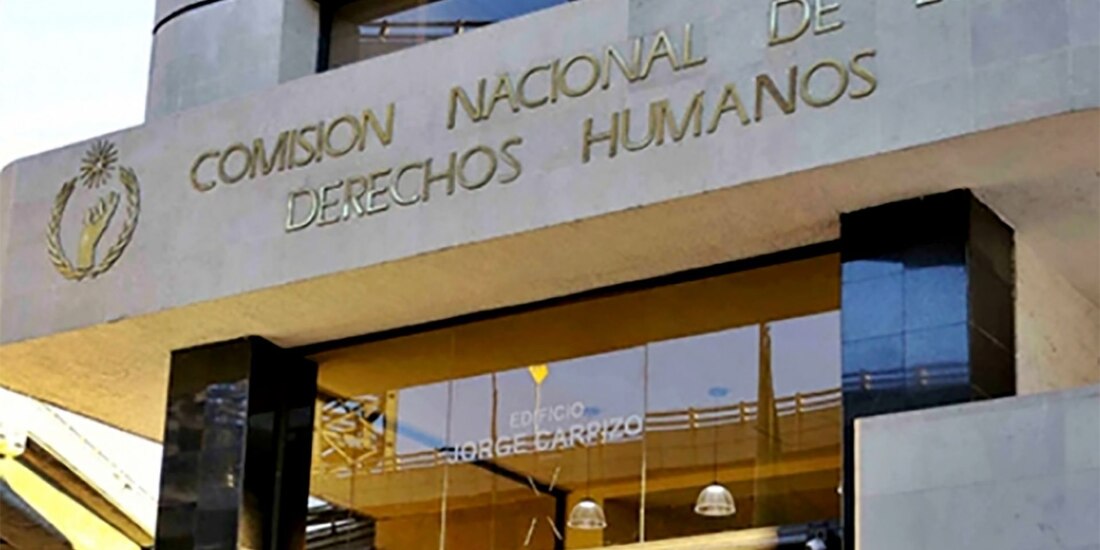 Fachada del edificio Jorge Carpizo, sede de la CNDH en México.