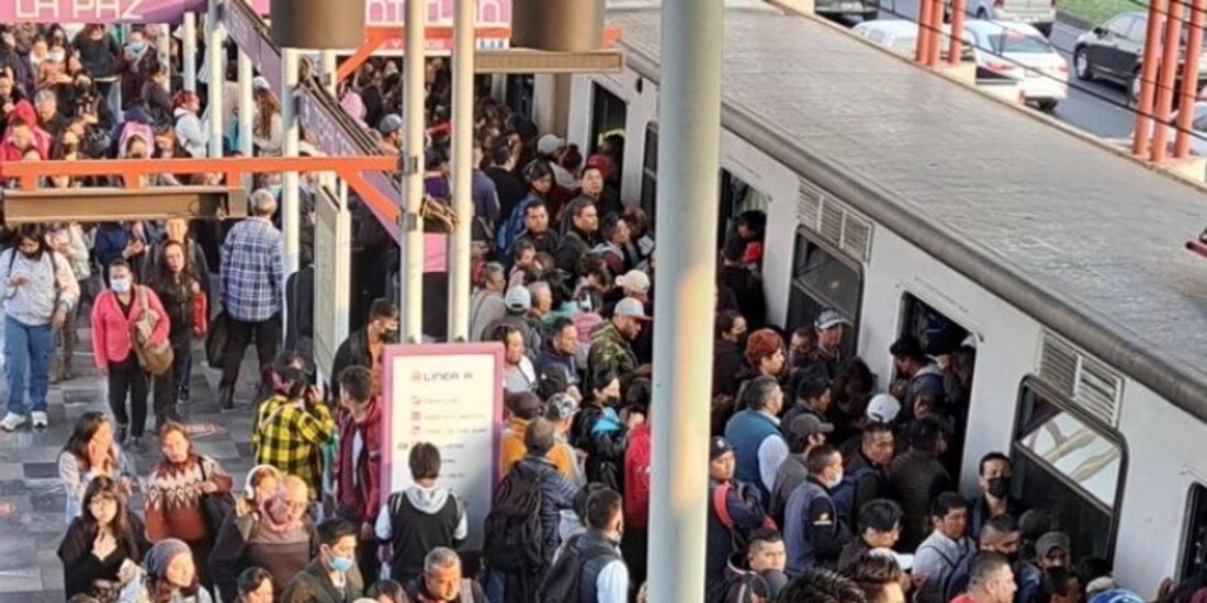 Metro CDMX inició la jornada el lunes con un incidente en la Línea A, en foto.