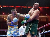 Oleksandr Usyk derrotó a Tyson Fury en un combate de box con sede en Arabia Saudita.