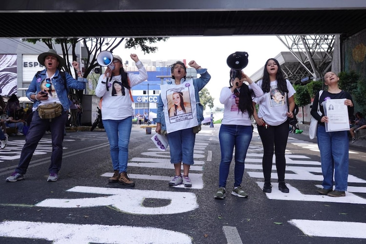 Aspecto de una marcha contra las desapariciones en la Ciudad de México.