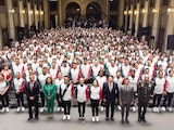 La mandataria rodeada de otras autoridades y deportistas, ayer, en Palacio Nacional.