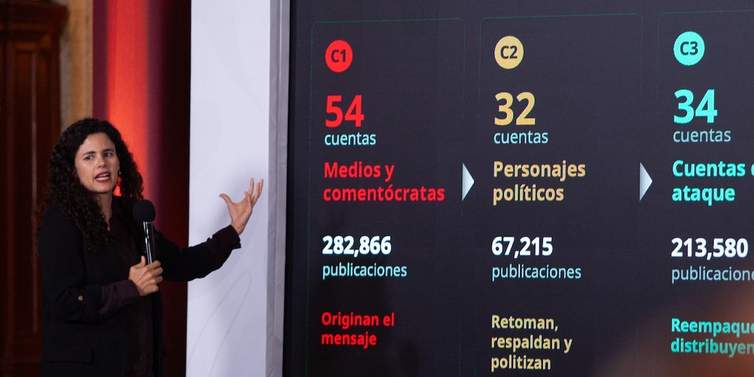 La consejera jurídica de Presidencia, Luisa María Alcalde Luján, durante la conferencia "Derecho de Réplica" en Palacio Nacional, el 12 de agosto de 2026.