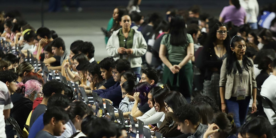 Aspirantes realizan examen de control presencial en el Palacio de los Deportes el 18 de agosto de 2026