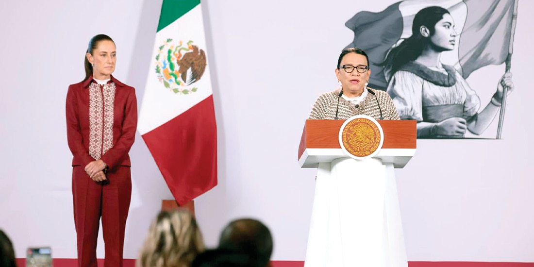 LA PRESIDENTA Claudia Sheinbaum y la titular de Segob, Rosa Icela Rodríguez, ayer.