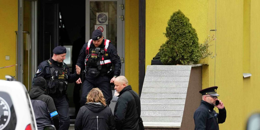 Se desconoce cuál fue el motivo que llevó al joven a lanzarse contra su profesor.