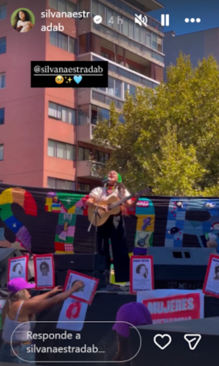 Silvana Estrada se une a las protestas del 8M en Chile