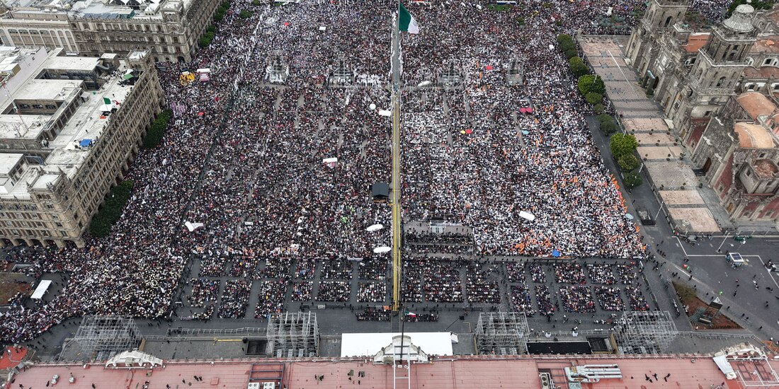 El Zócalo, ayer, durante el informe de la Presidenta Claudia Sheinbaum.