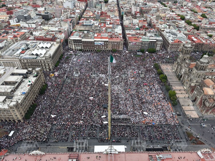 El Zócalo, ayer, durante el informe de la Presidenta Claudia Sheinbaum.