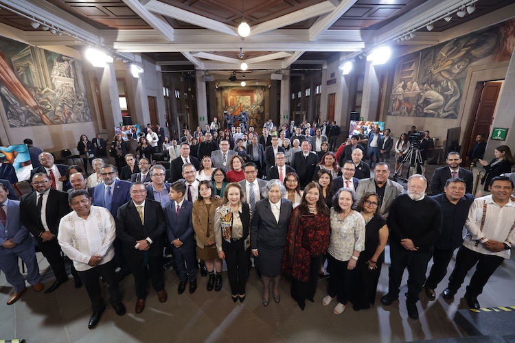 SCJN inaugura exposición de Antonio González Orozco.