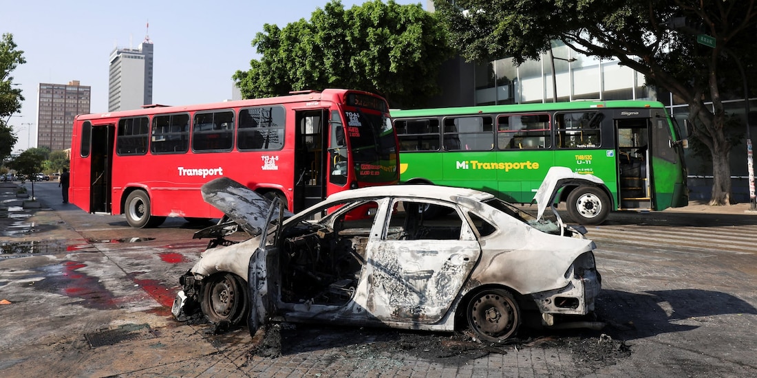 Vehículos quemados tras operativo que derivó en la muerte de "El Mencho".