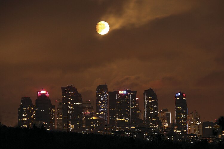 Vista de los sucesos astronómicos desde Estambul.