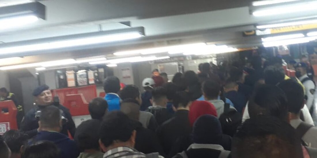 Metro de la Ciudad de México inició el lunes con retrasos en rutas como la Línea 9, en foto.